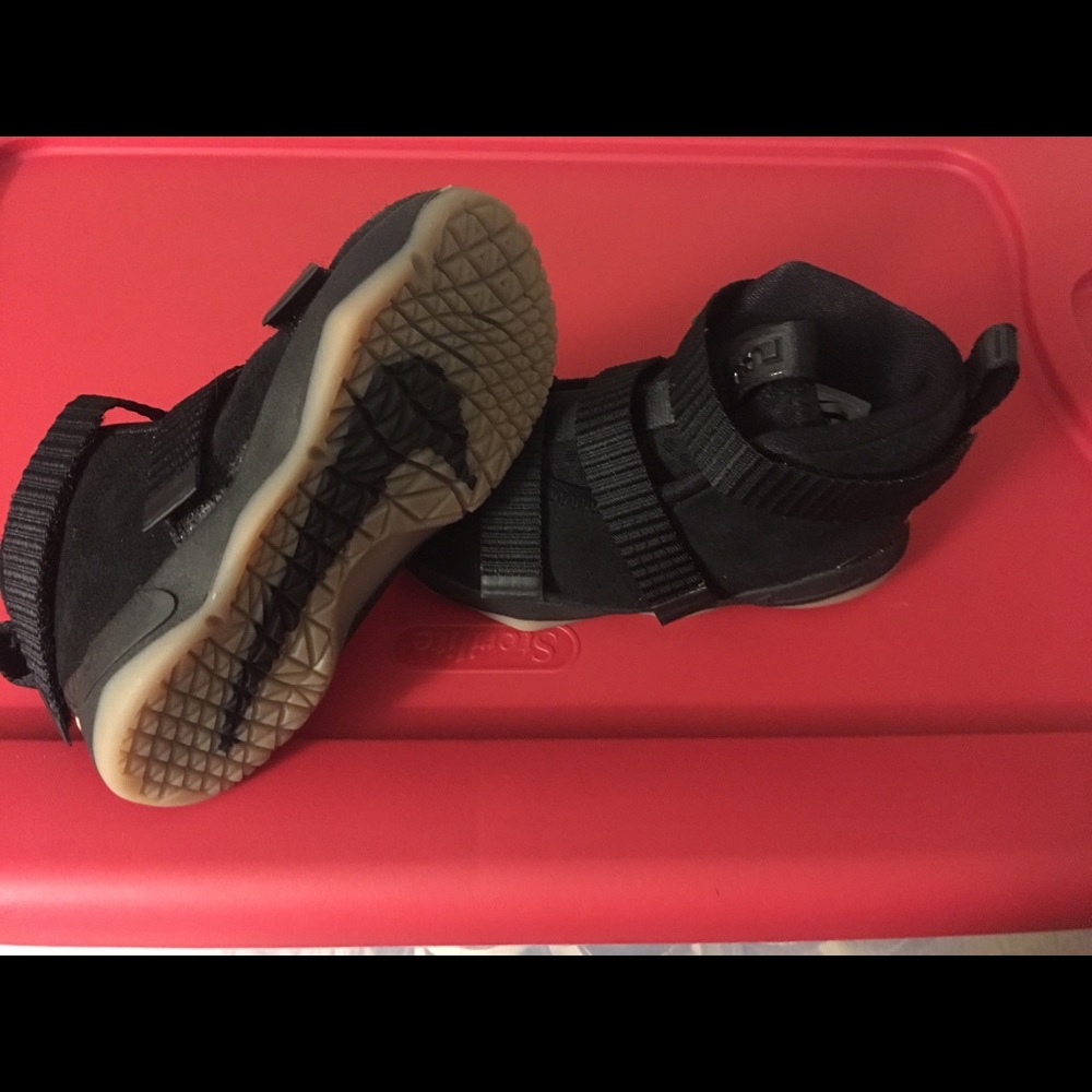 Lebron James Soldier X1 by Nike in Black